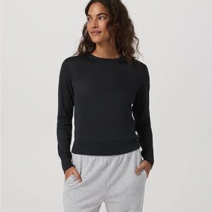 Vuori Black Long Sleeve Daydream Crew. Small.